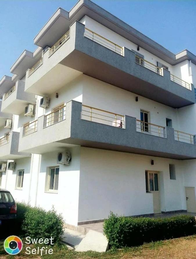 Apartmet Dritan Belulaj Apartamento Orikum Exterior foto