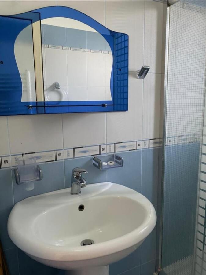 Apartmet Dritan Belulaj Apartamento Orikum Exterior foto