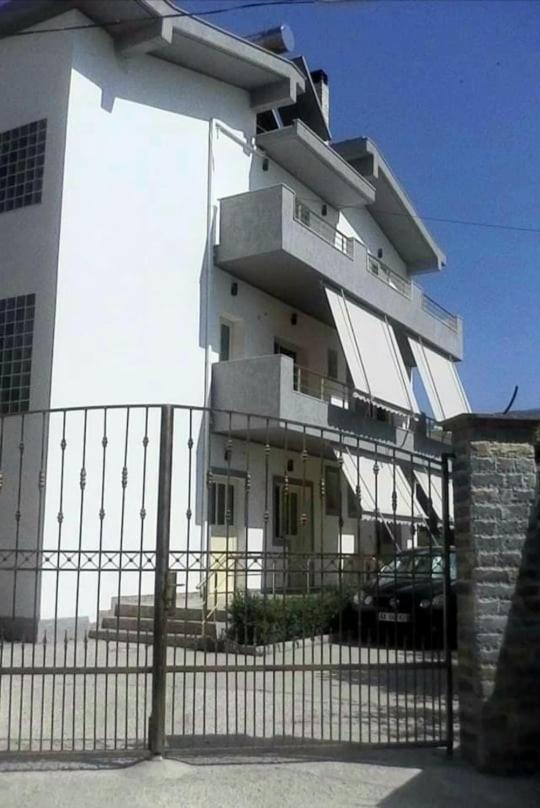 Apartmet Dritan Belulaj Apartamento Orikum Exterior foto