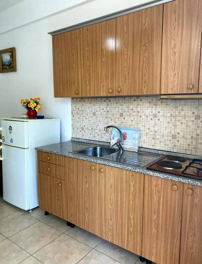 Apartmet Dritan Belulaj Apartamento Orikum Exterior foto