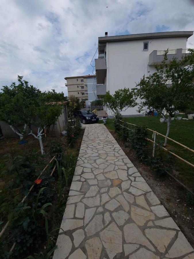 Apartmet Dritan Belulaj Apartamento Orikum Exterior foto